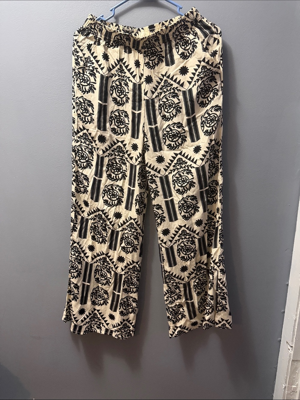 Yak & Yeti Cream & Black Printed Wide-Leg Elastic Waist Pants